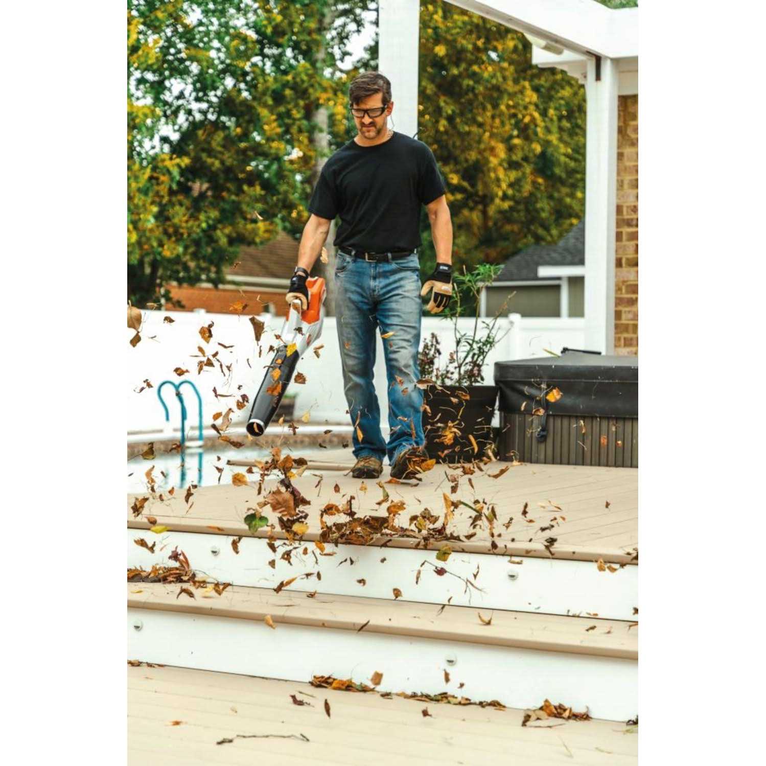Stihl BGA 60 36V Cordless Battery Powered Handheld Leaf Blower