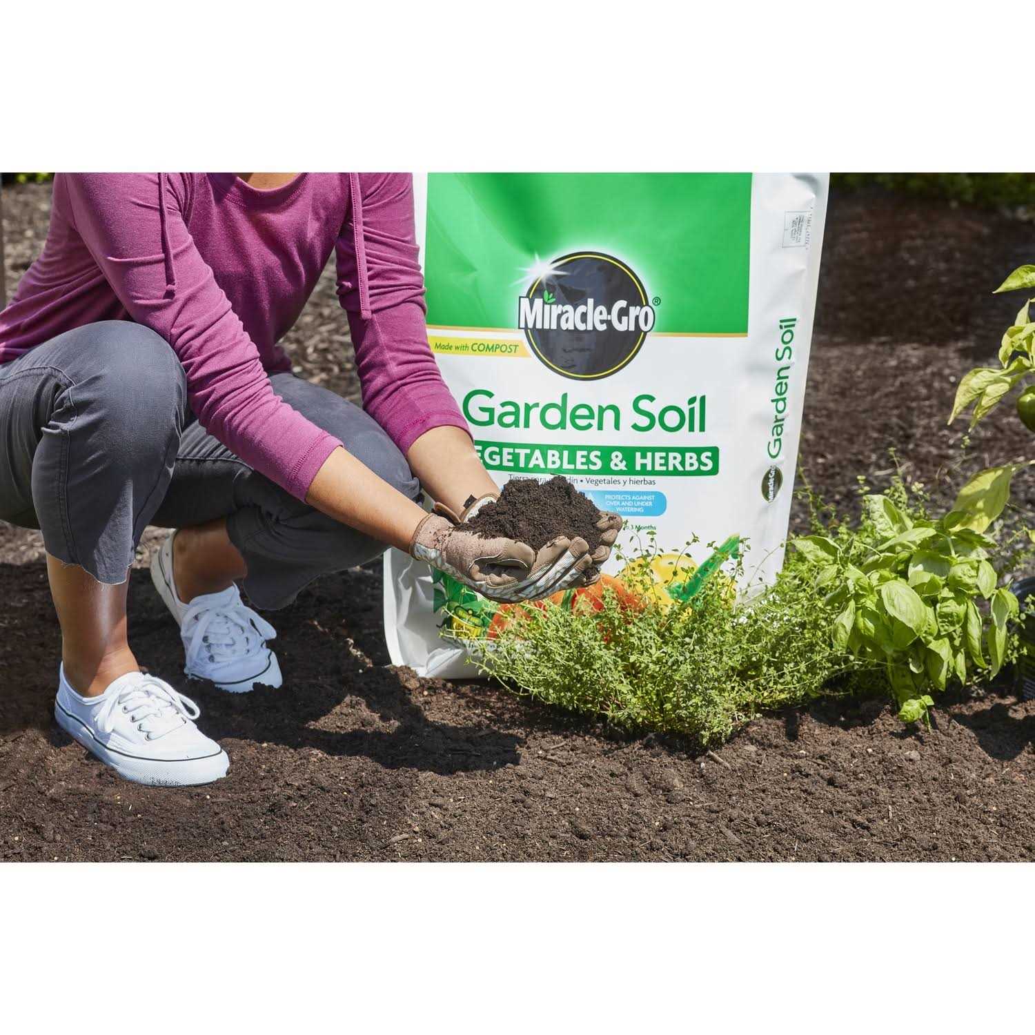 Miracle-Gro Garden Soil Vegetables & Herbs 1.5 cu ft