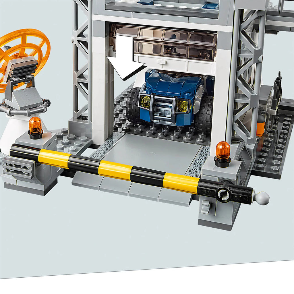 LEGO Marvel Avengers Compound Battle Set (76131)