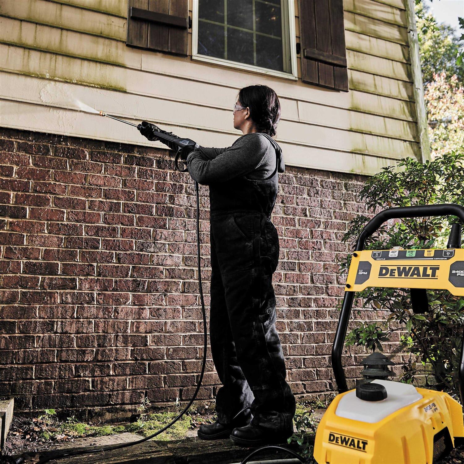 DEWALT 2400 PSI 1.1 GPM Cold Water Electric Pressure Washer DWPW2400
