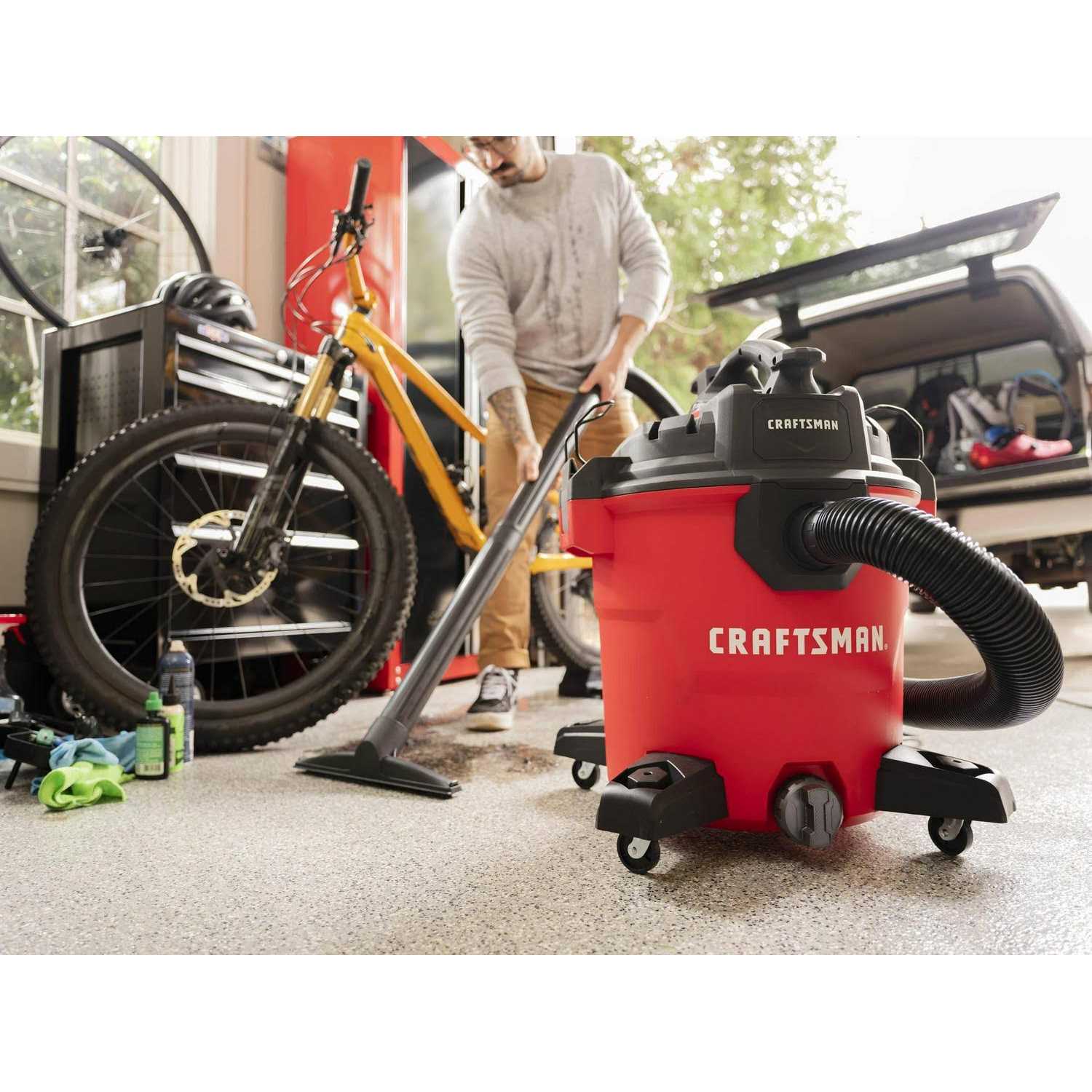 CRAFTSMAN Detachable Blower 12-Gallons 6-HP Corded Wet/Dry Shop Vacuum with Accessories Included