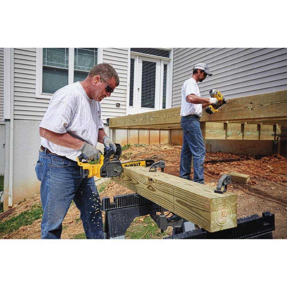 DeWalt 20V Max Brushless Battery Powered Chainsaw
