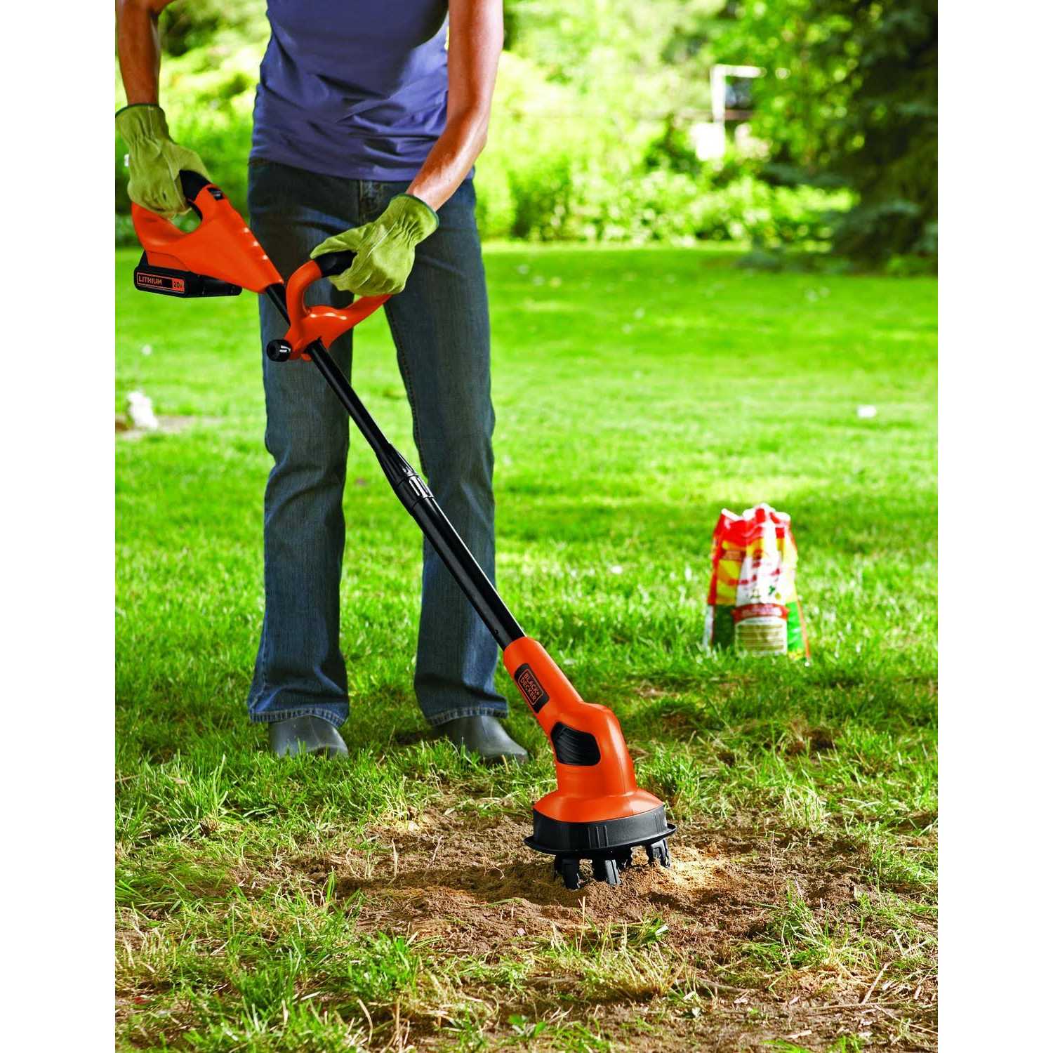 Black Decker LGC120B 20V Max Cordless Lithium-Ion Garden Cultivator