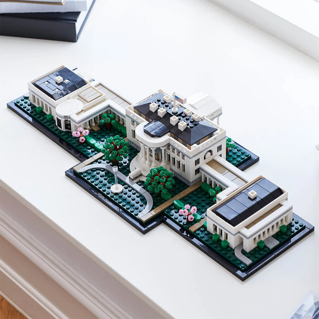 LEGO Architecture: The White House Display Model (21054)