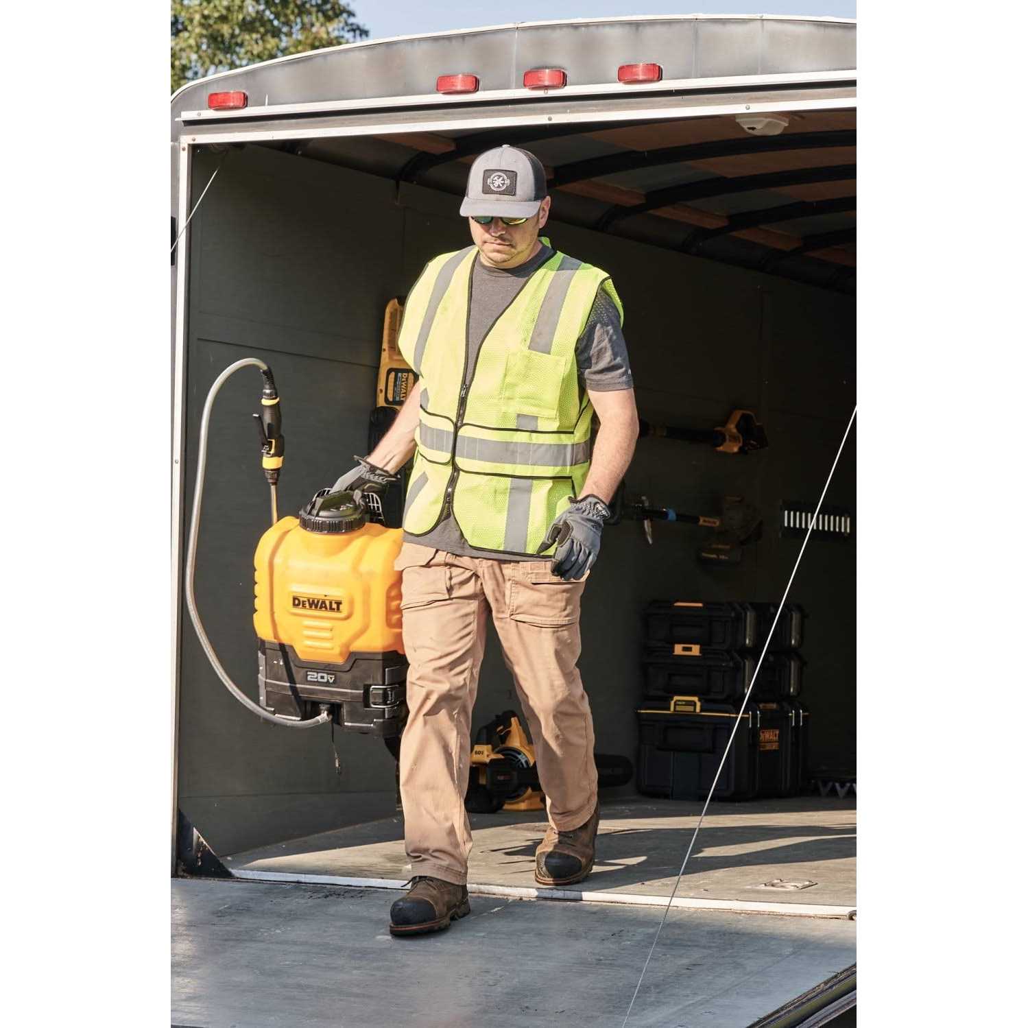 DEWALT 20V* Lithium-Ion Battery Powered Backpack Sprayer 190681