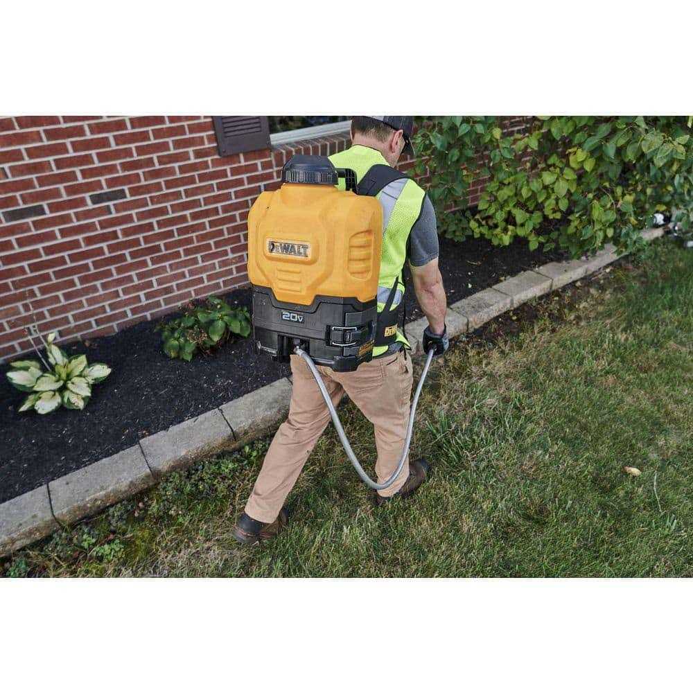 DEWALT 4 Gallon 20V MAX Lithium-Ion Powered Backpack Sprayer 190742