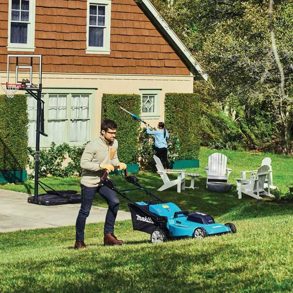 Makita 36V LXT Lawn Mower Kit 21 Self Propelled with 4 Batteries XML11CT1