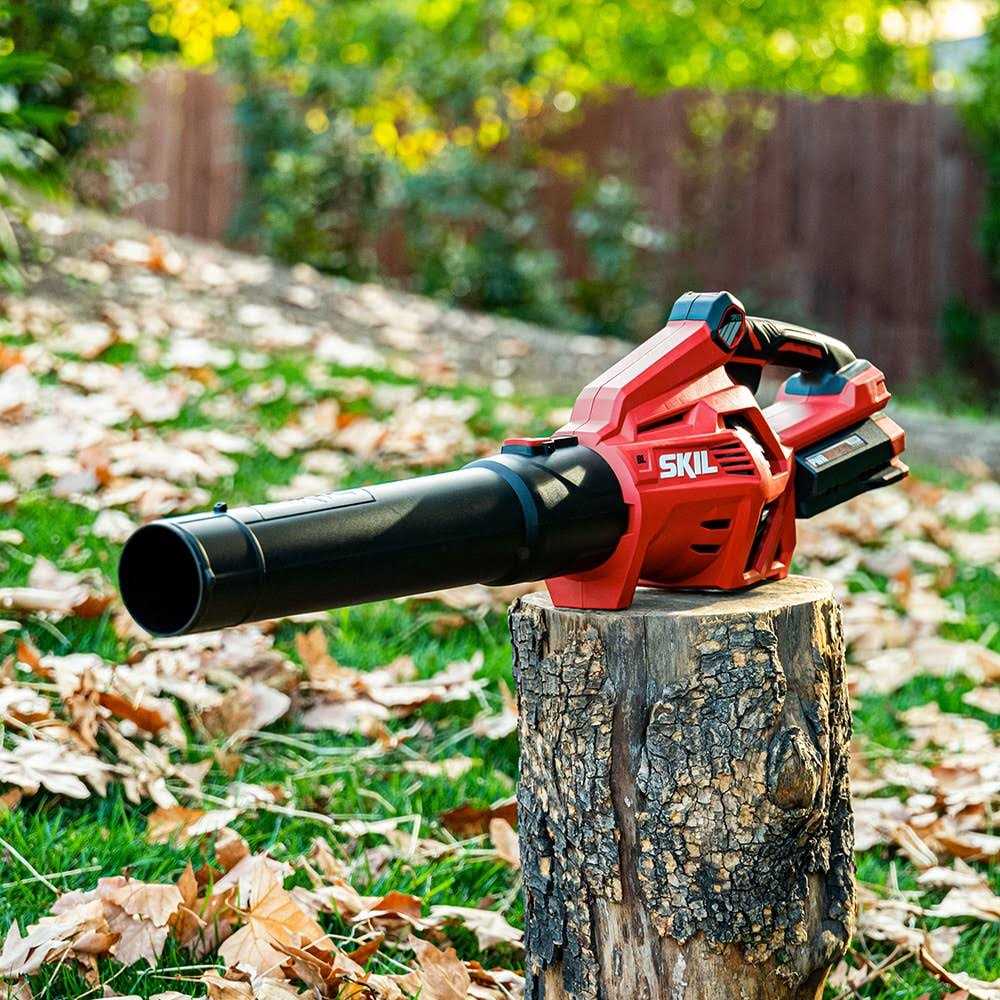 SKIL PWR CORE 40 Leaf Blower Kit 40V Brushless 530 CFM BL4713C-11