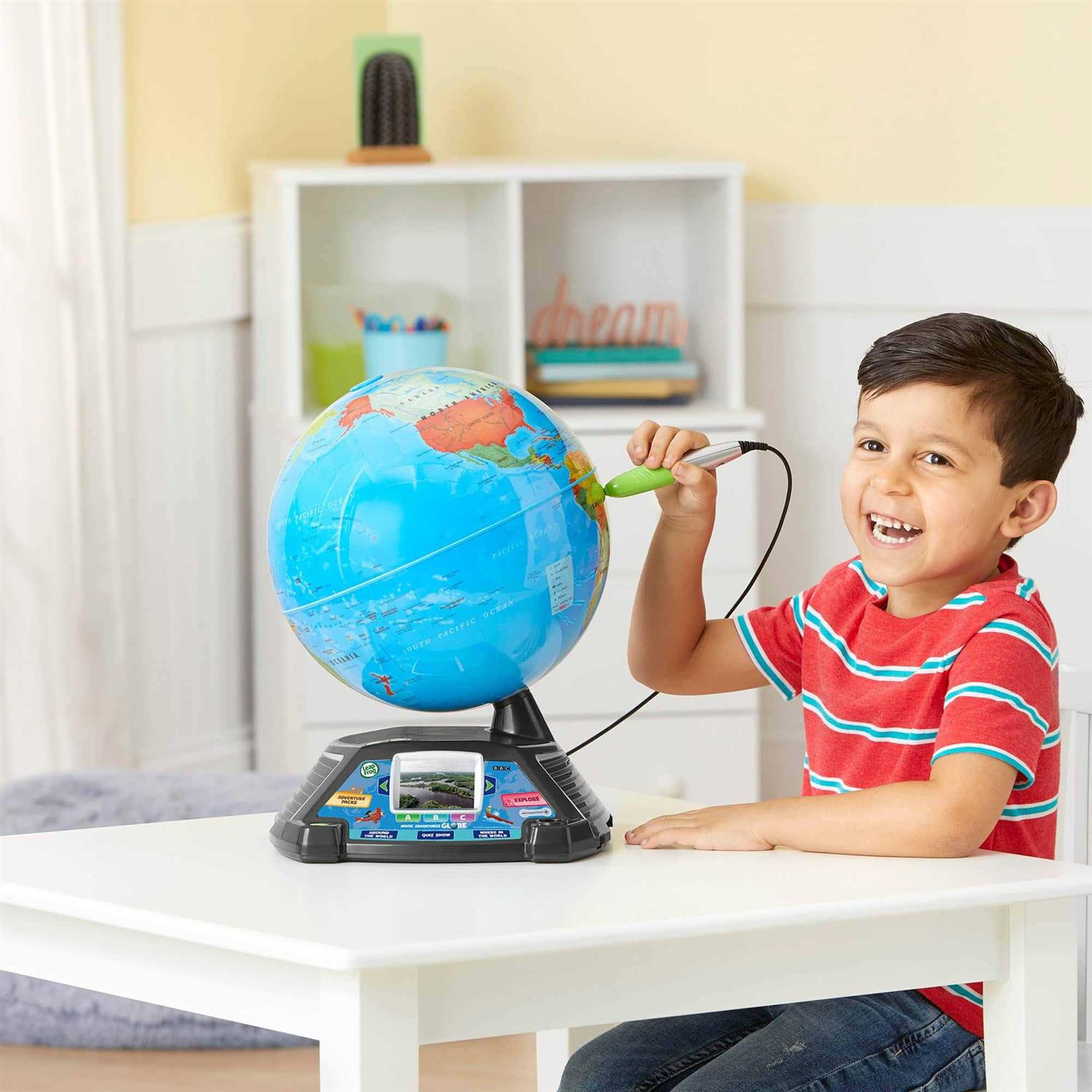 LeapFrog Magic Adventures Globe