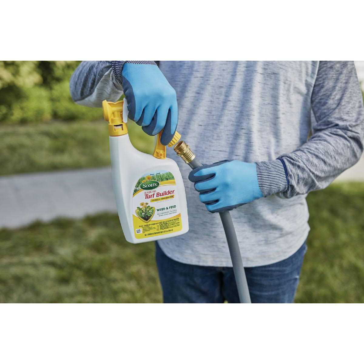 Scotts Liquid Turf Builder with Plus 2 Weed Control