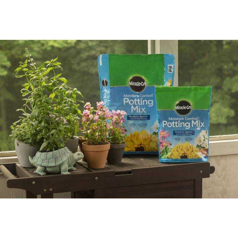 Miracle Gro Moisture Control Potting Mix
