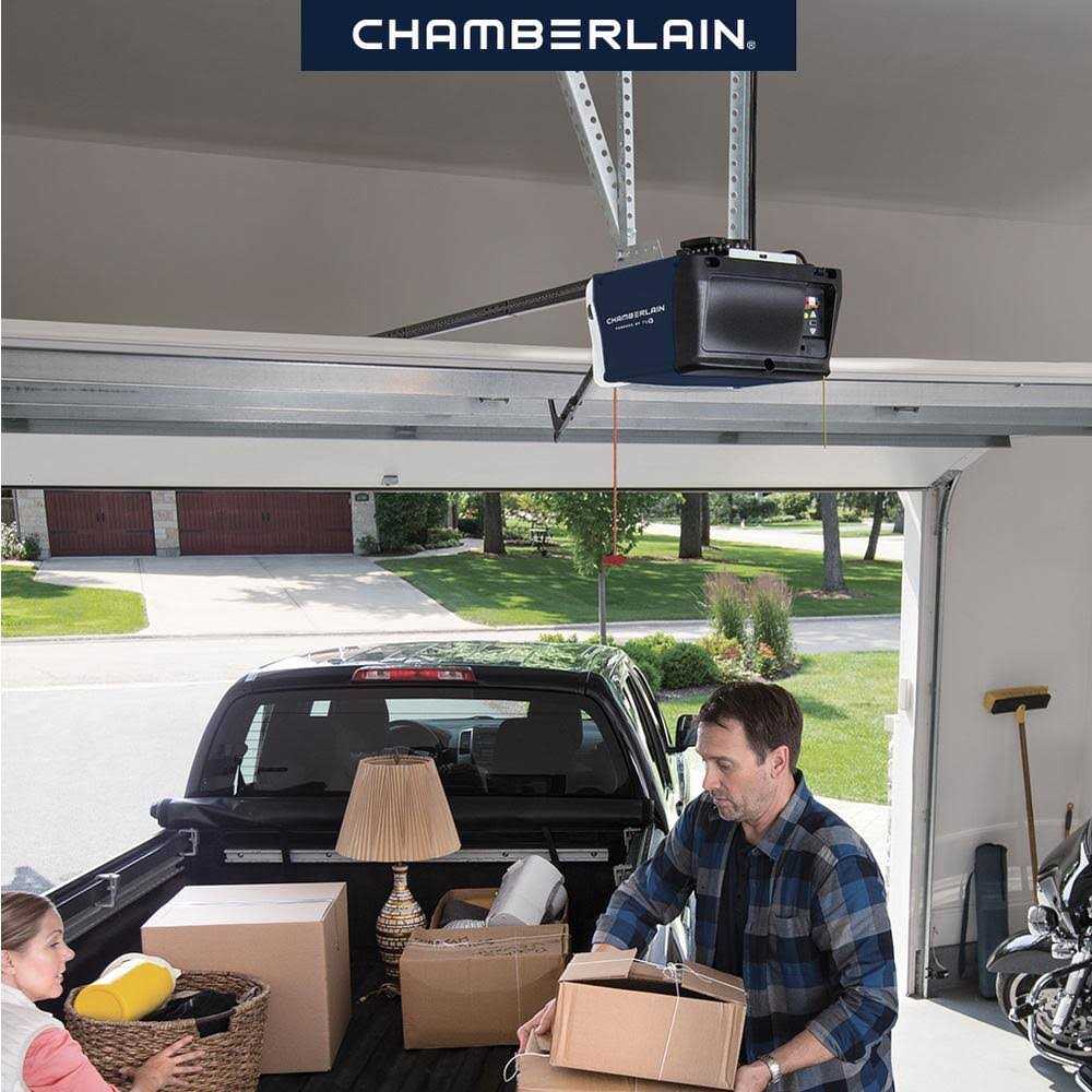 Chamberlain 1/2 HP Heavy-Duty Chain Drive Garage Door Opener D2101