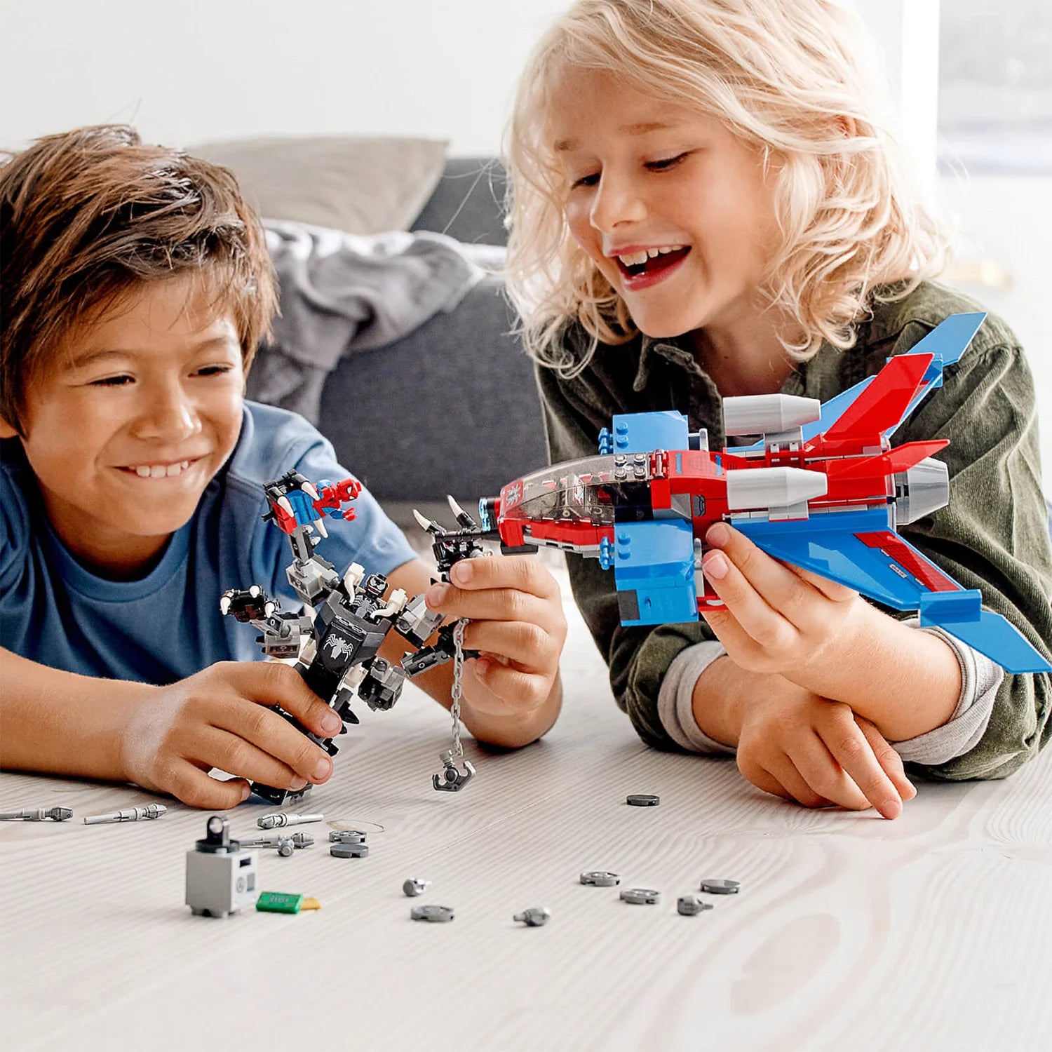 LEGO Marvel Spider-Man Jet vs. Venom Mech Playset (76150)
