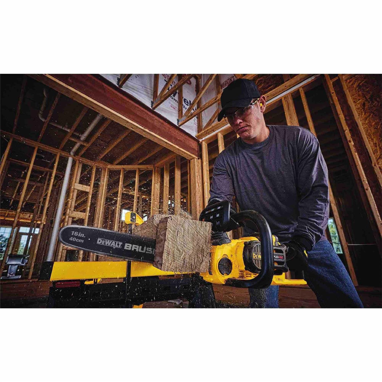 Dewalt FLEXVOLT 60V MAX DCCS670X1 Brushless Chainsaw Kit