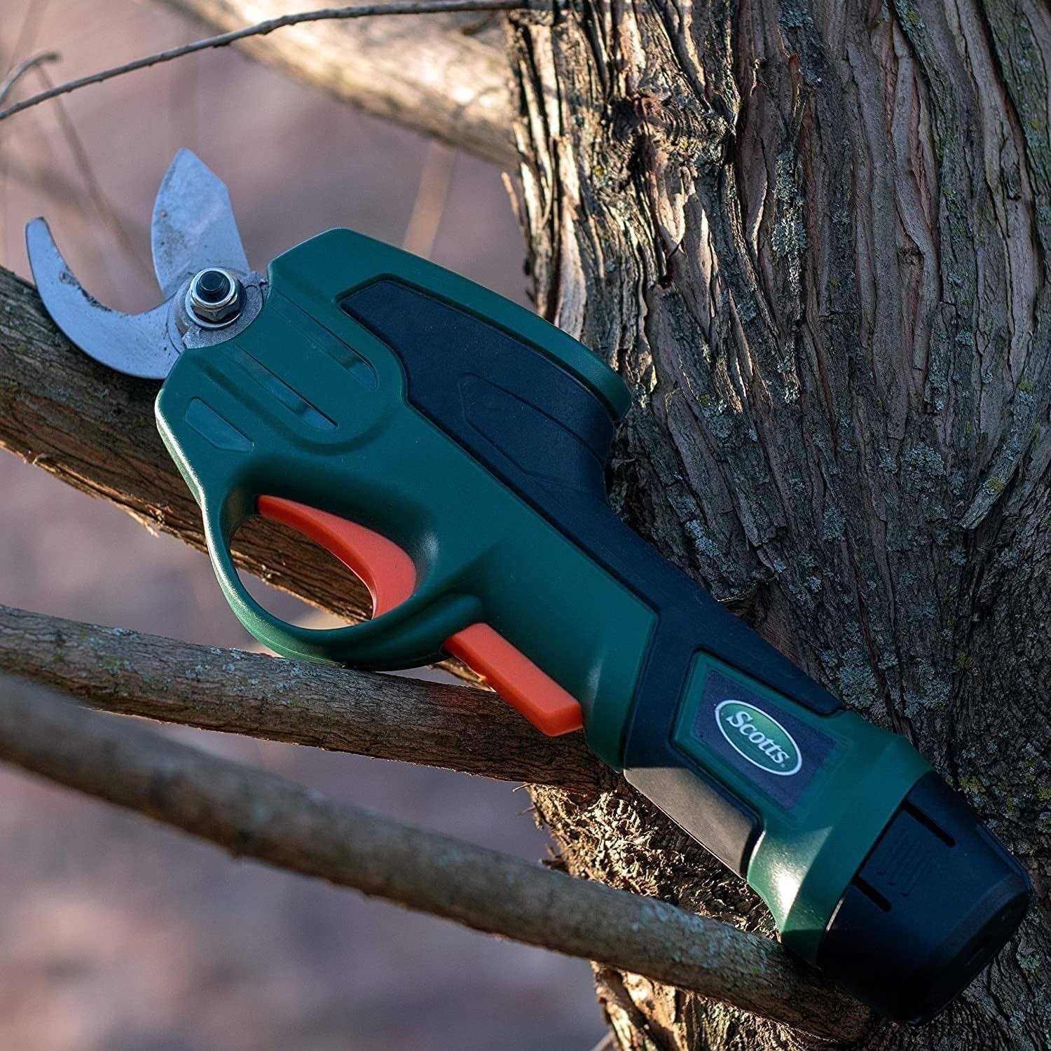 Scotts Cordless Lithium Pruner