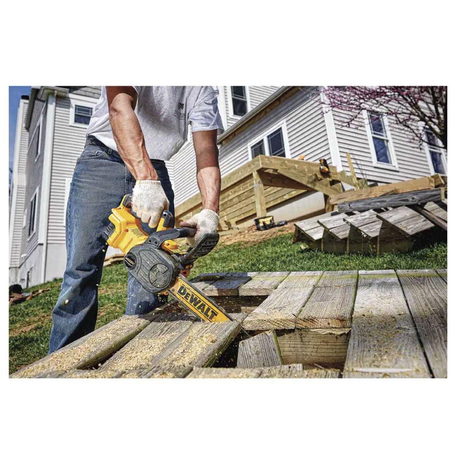 DeWalt 20V Max Brushless Battery Powered Chainsaw