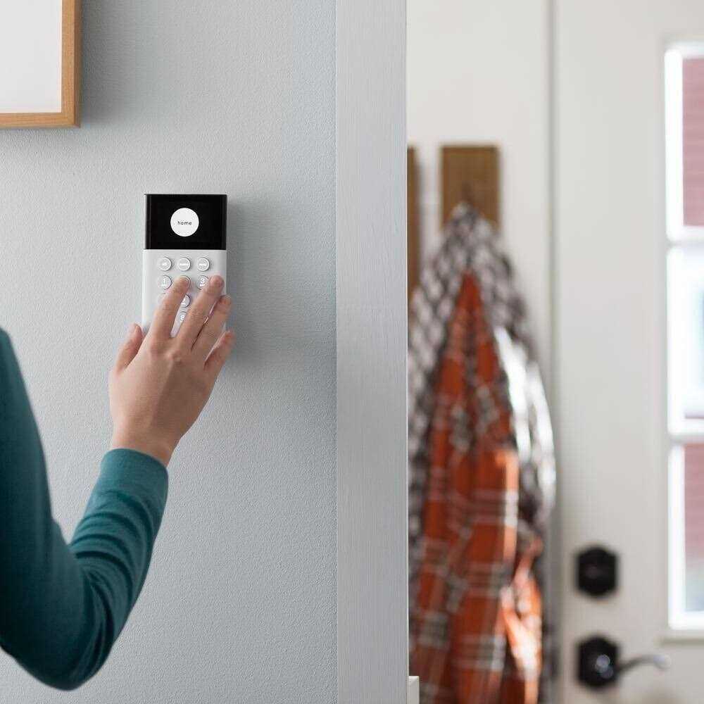 SimpliSafe Smart Home Security System with Base Station, Siren, Keypad, Motion Sensor, 3 Entry Sensors, and Key Fob