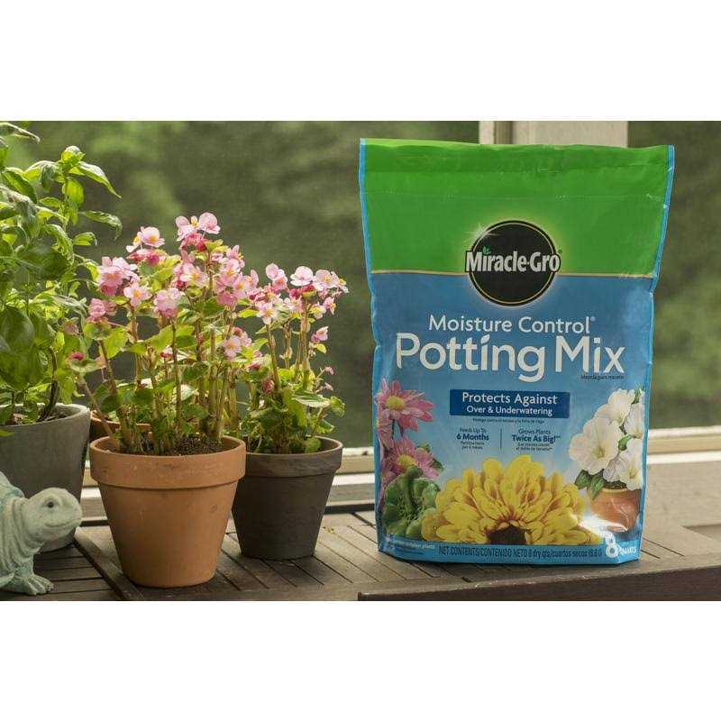 Miracle Gro Moisture Control Potting Mix