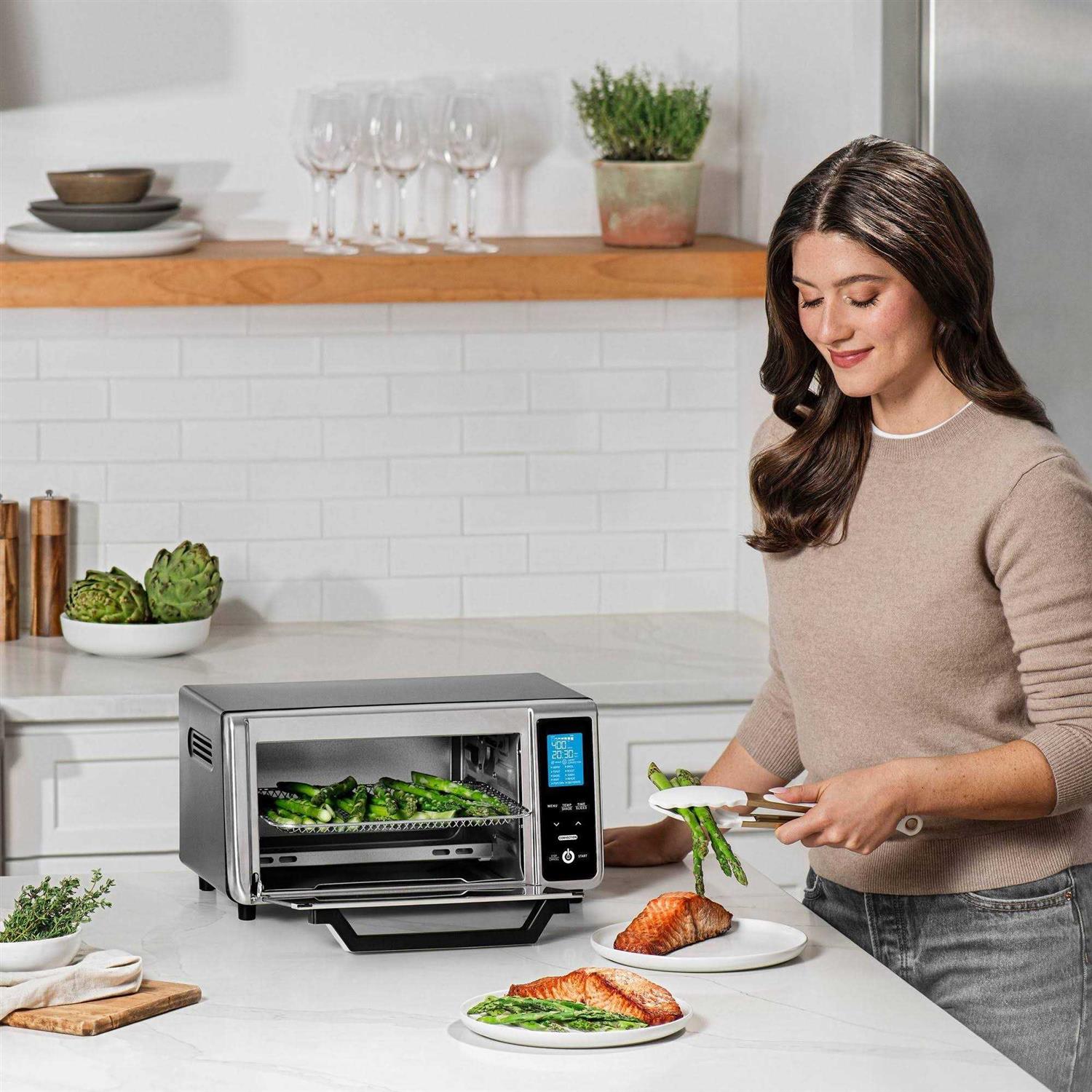 New Gourmia Digital 4-Slice Toaster Oven Air Fryer with 11 Cooking Functions Stainless Steel