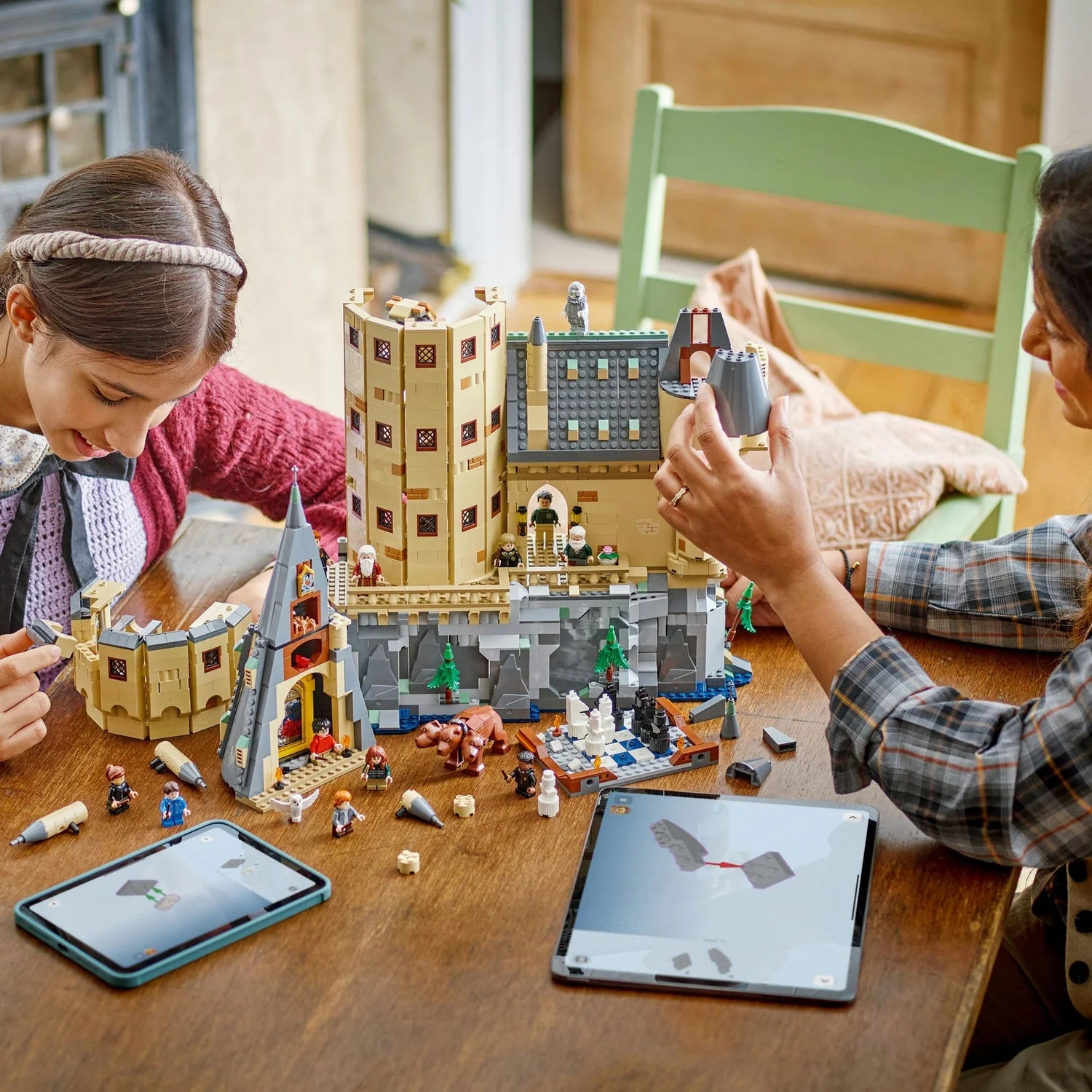 LEGO Harry Potter Hogwarts Castle: The Main Tower Set 76454