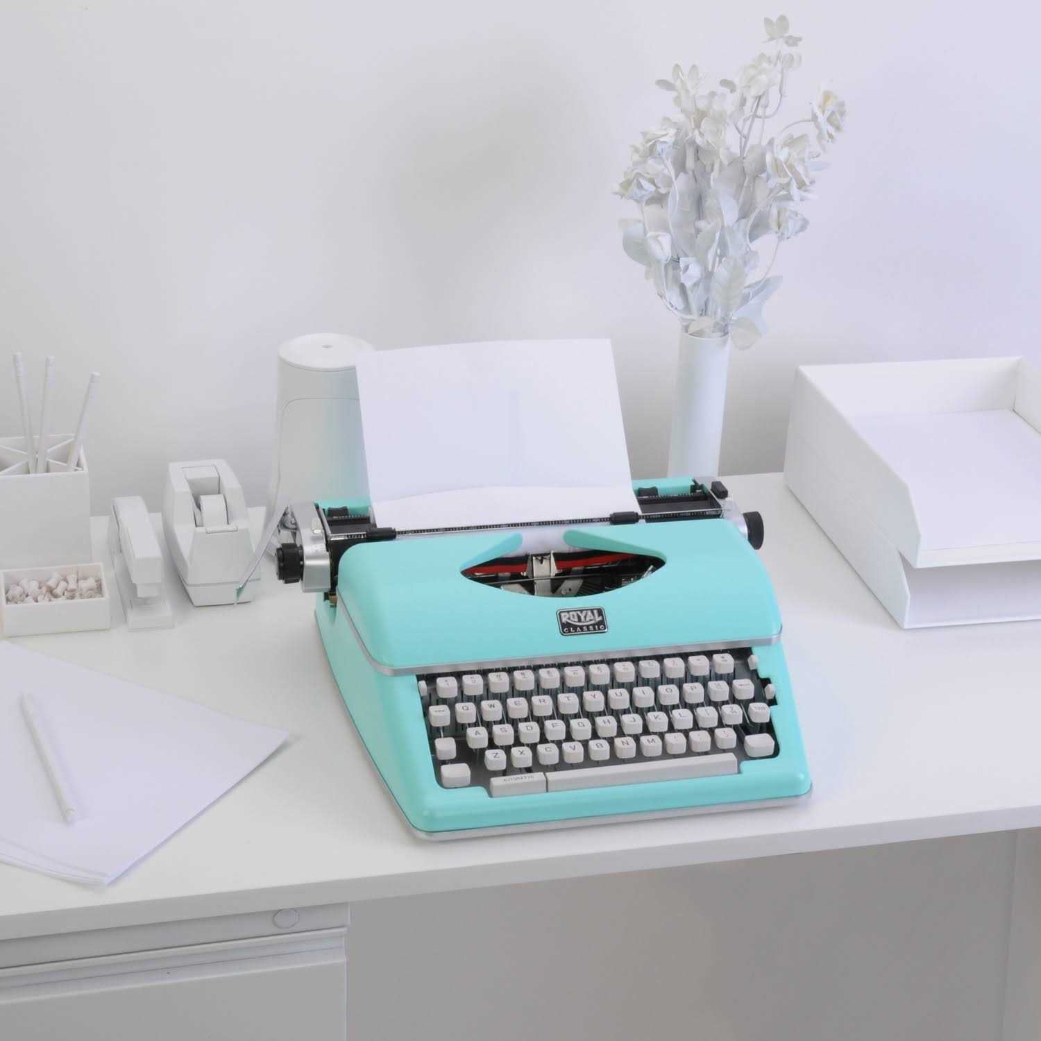 Royal Classic Manual Typewriter