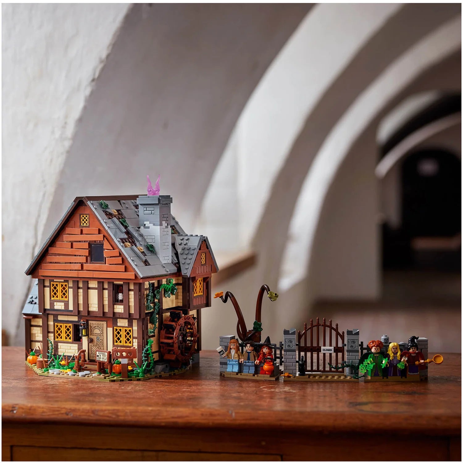 LEGO Ideas Disney Hocus Pocus: The Sanderson Sisters' Cottage 21341