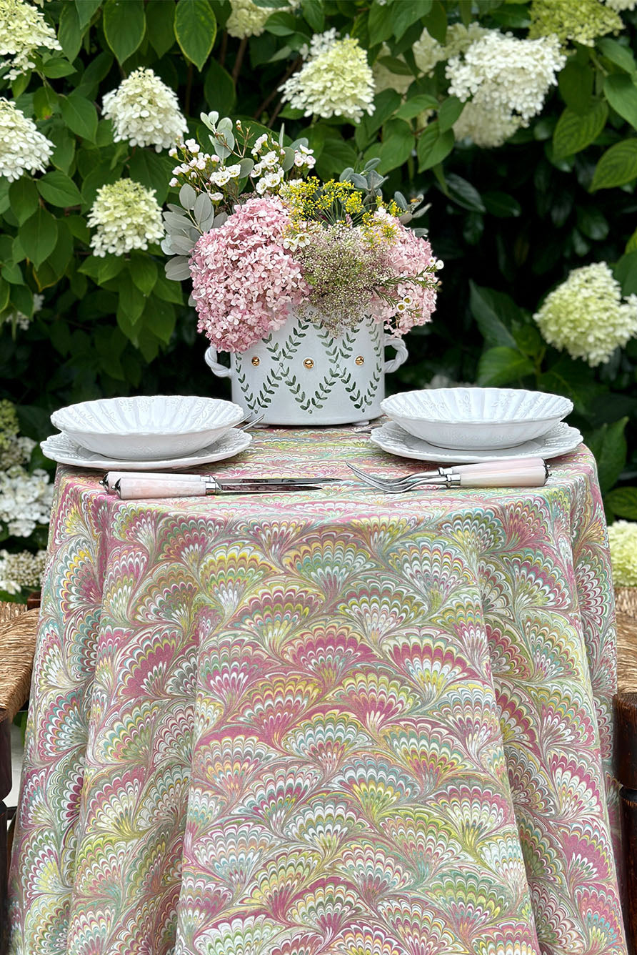 Round Linen Tablecloth – Elegant Fan Pattern (65″)