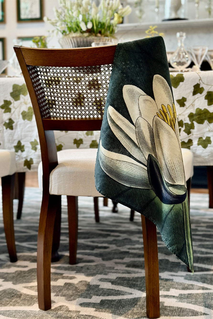 Water Lily Botanical Linen Napkin (20 x 20 in)