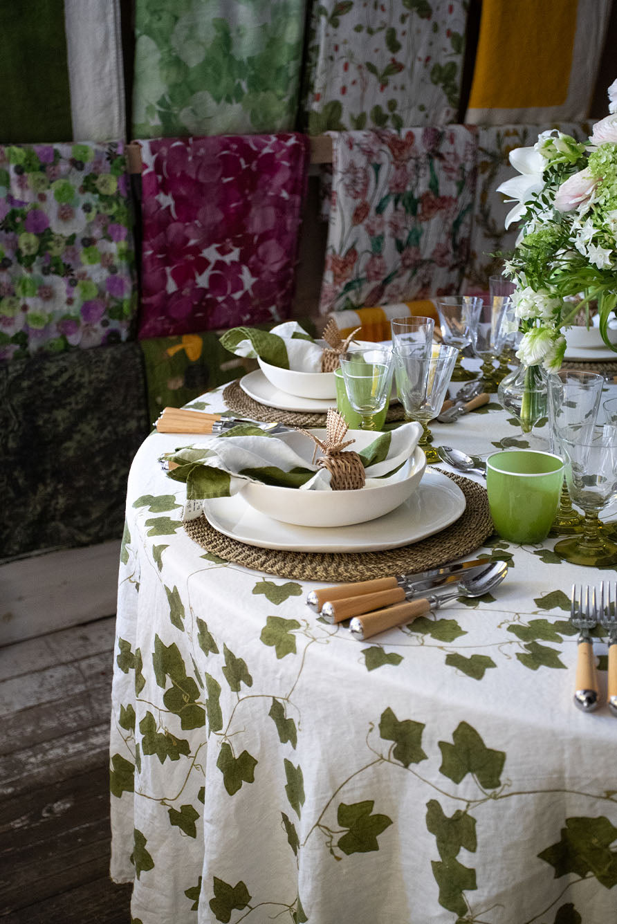 Premium Round Linen Tablecloth – 102 Inch Circular Fabric Table Cover for Dining & Events