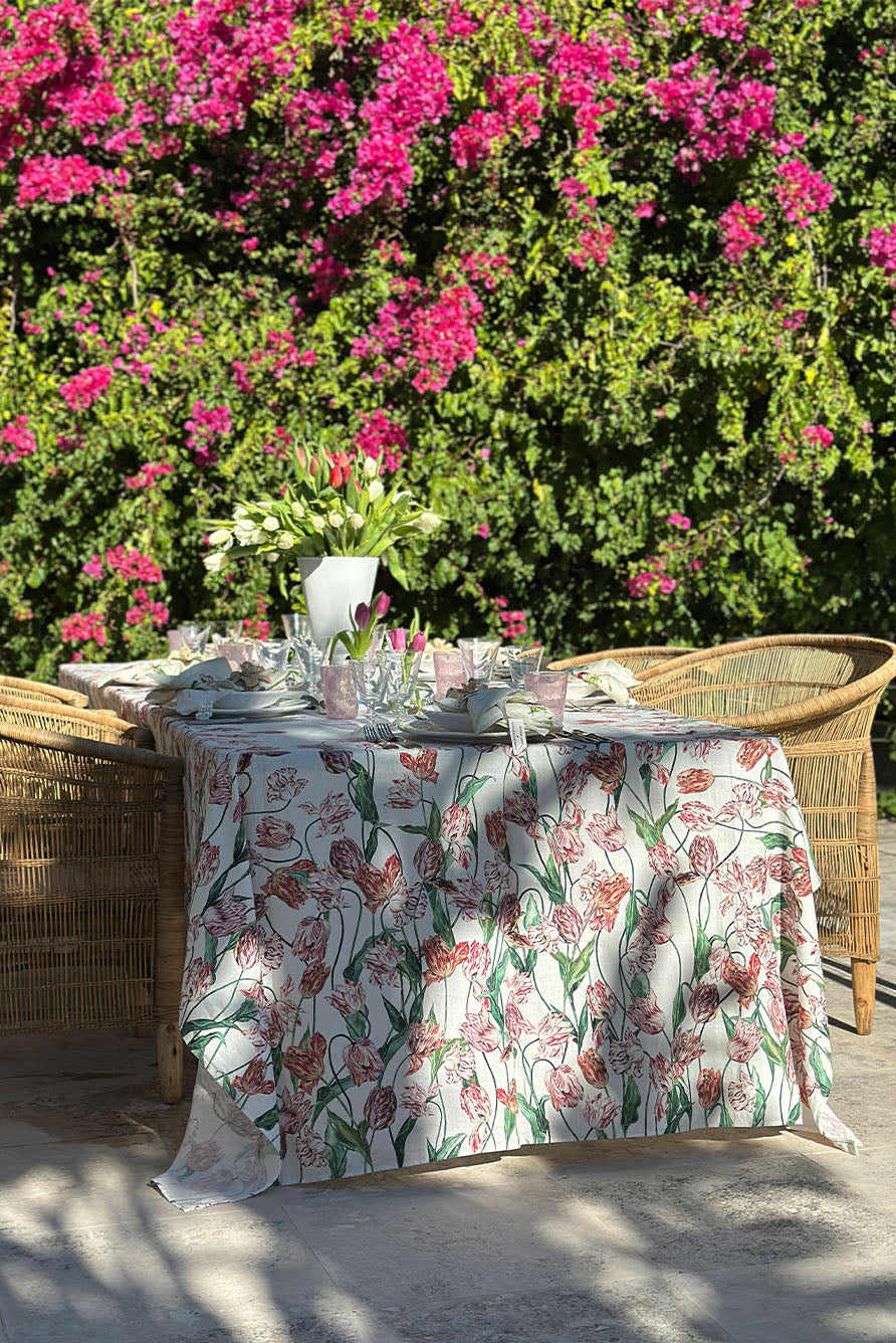 Floral Print Rectangular Linen Tablecloth in Red and Pink