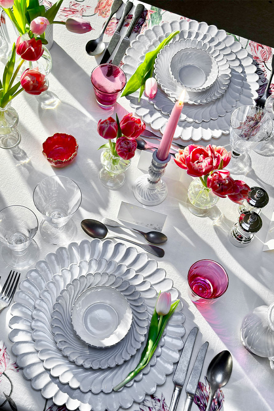 Floral Print Rectangular Linen Tablecloth in Red and Pink