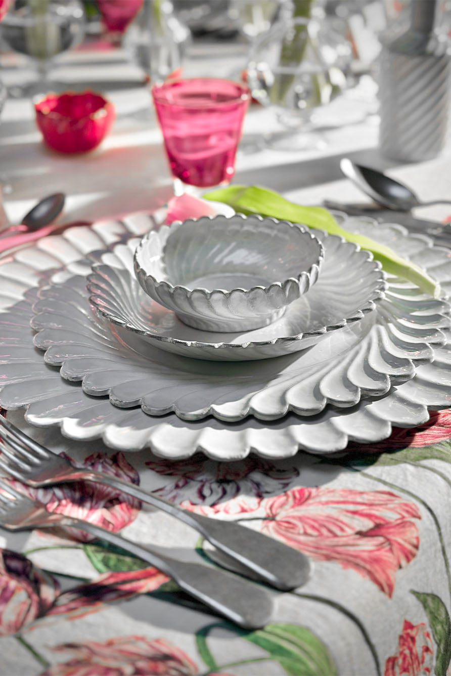 Floral Print Rectangular Linen Tablecloth in Red and Pink