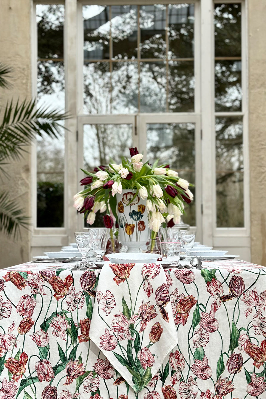 Floral Print Rectangular Linen Tablecloth in Red and Pink