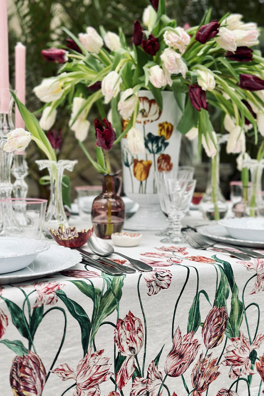 Floral Print Rectangular Linen Tablecloth in Red and Pink