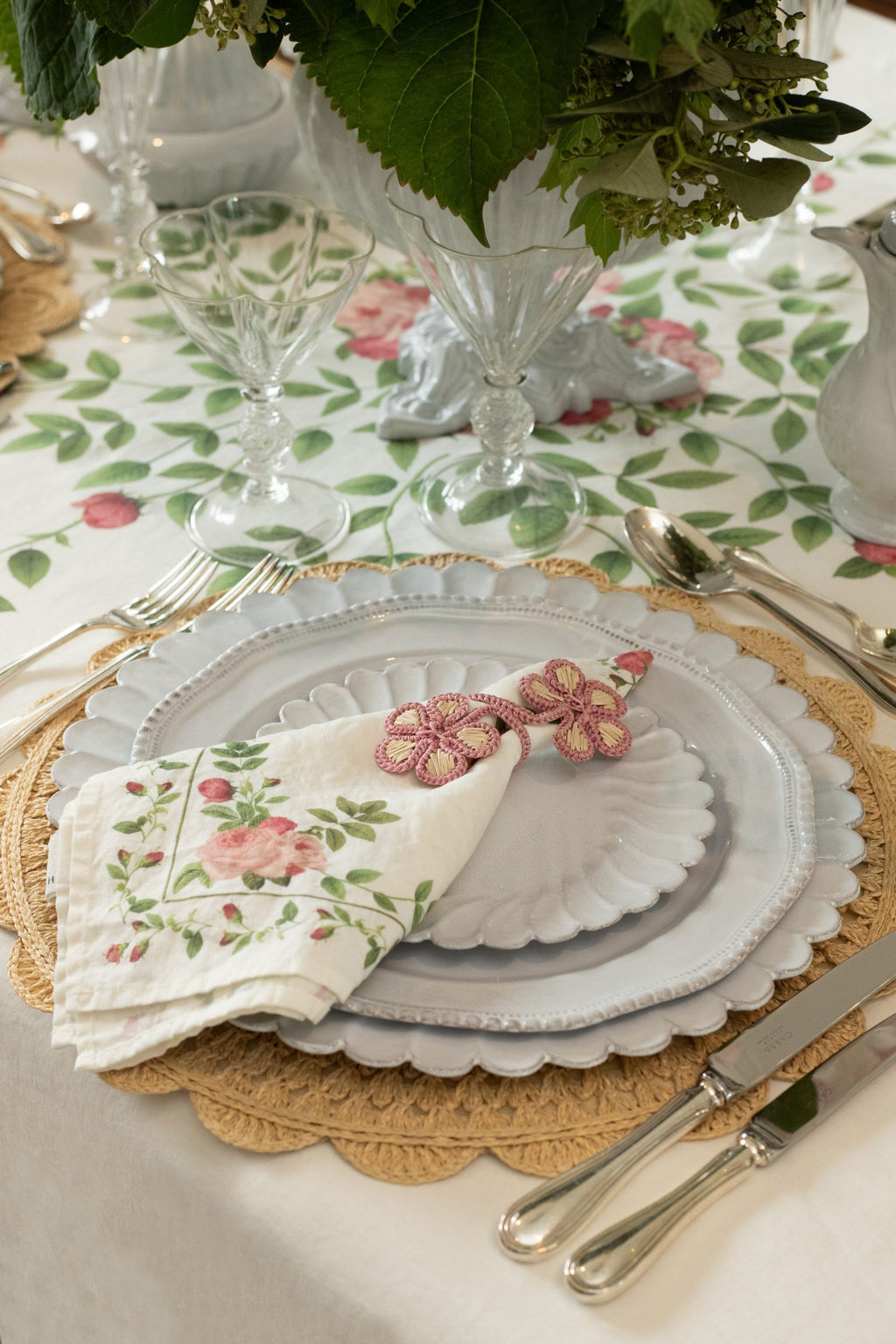 Linen Napkin | Elegant Rose Trellis Pattern (20″ x 20″)