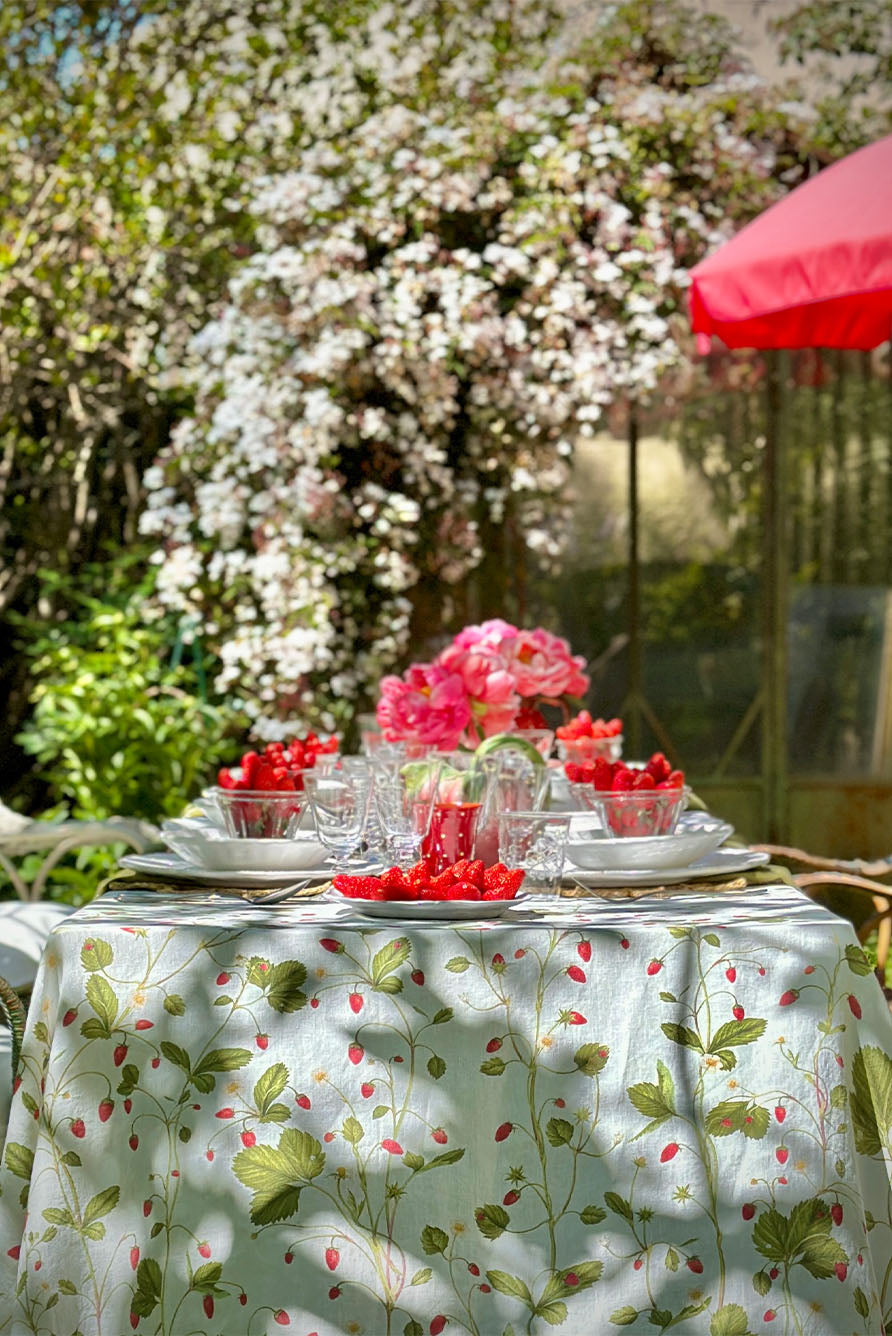 Wild Strawberry Pattern Linen Tablecloth – Premium European Flax Table Cover for Dining & Events