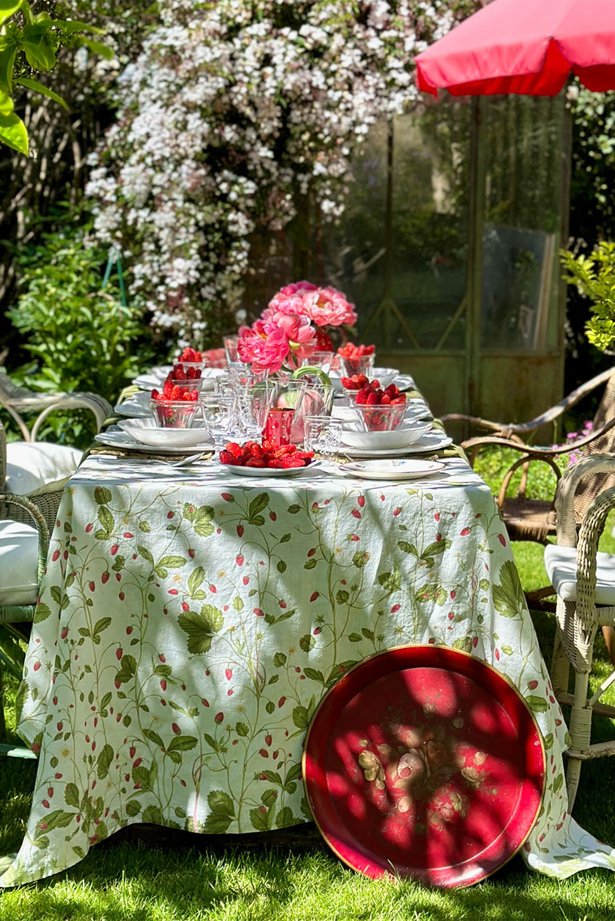 Wild Strawberry Pattern Linen Tablecloth – Premium European Flax Table Cover for Dining & Events