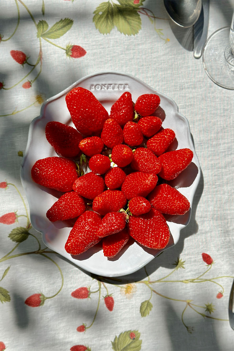 Wild Strawberry Pattern Linen Tablecloth – Premium European Flax Table Cover for Dining & Events