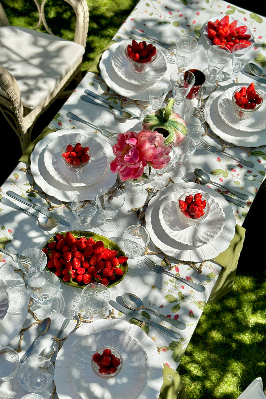Wild Strawberry Embroidered Linen Napkins – 20″ x 20″ Premium Table Linens